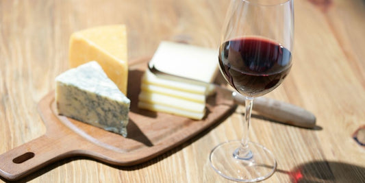 Quel vin rouge choisir pour accompagner un plateau de fromage varié ?